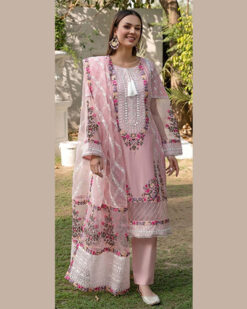 Pink Pakistani salwar suit